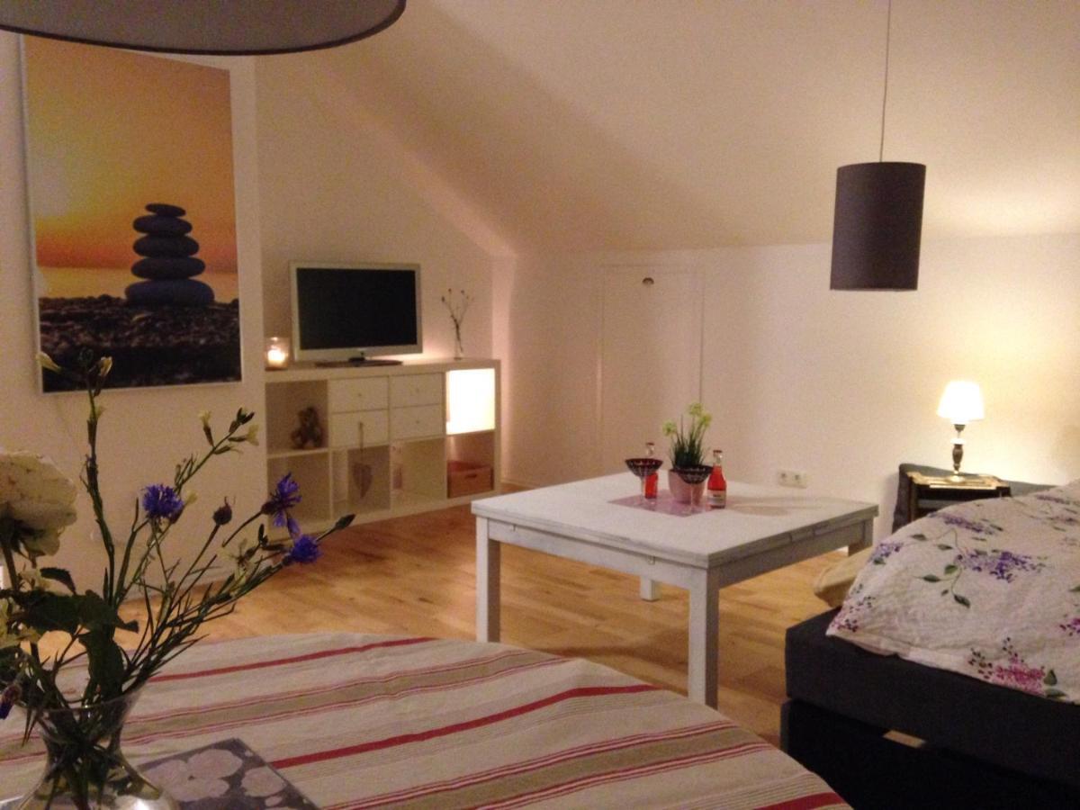 Gemuetliche, Grosszuegige Ferienwohnung Salzhausen Bagian luar foto