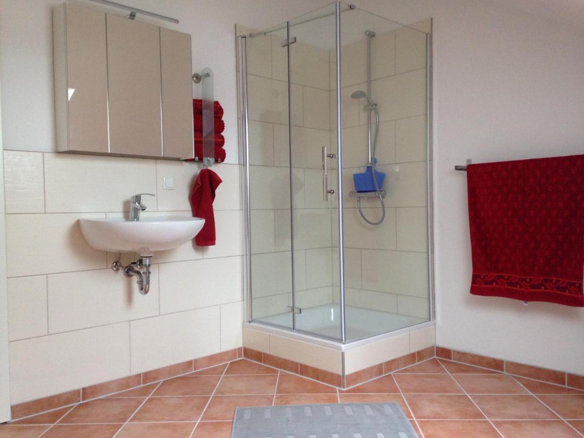 Gemuetliche, Grosszuegige Ferienwohnung Salzhausen Bagian luar foto