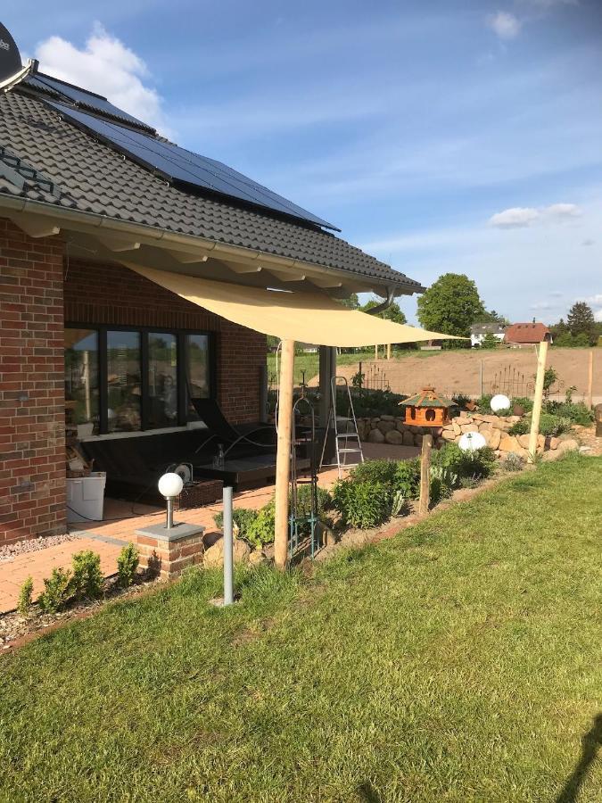 Gemuetliche, Grosszuegige Ferienwohnung Salzhausen Bagian luar foto